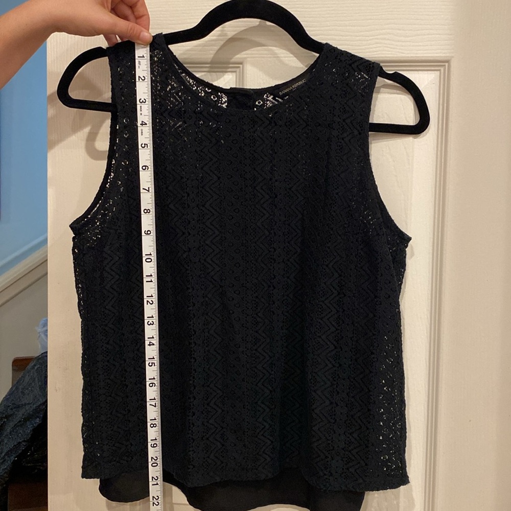 Banana Republic, Sleeveless Eyelet Tunic Size Small in Black, with Camisole  - Picture 10 of 11